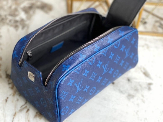 Cheap VUITTON LOUIS DOPP KIT TOILET POUCH 0714